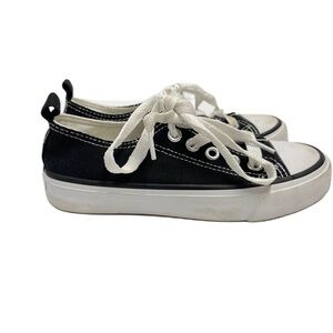 Fashion Kids low top sneakers black white casual laces street everyday fun class